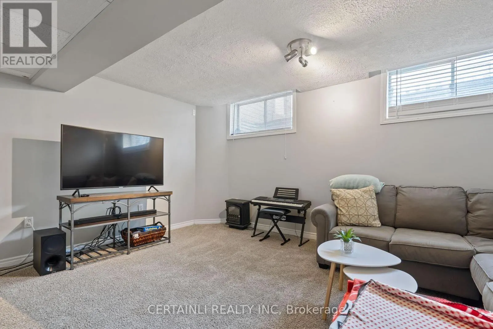 583 FIELDGATE CIRCLE