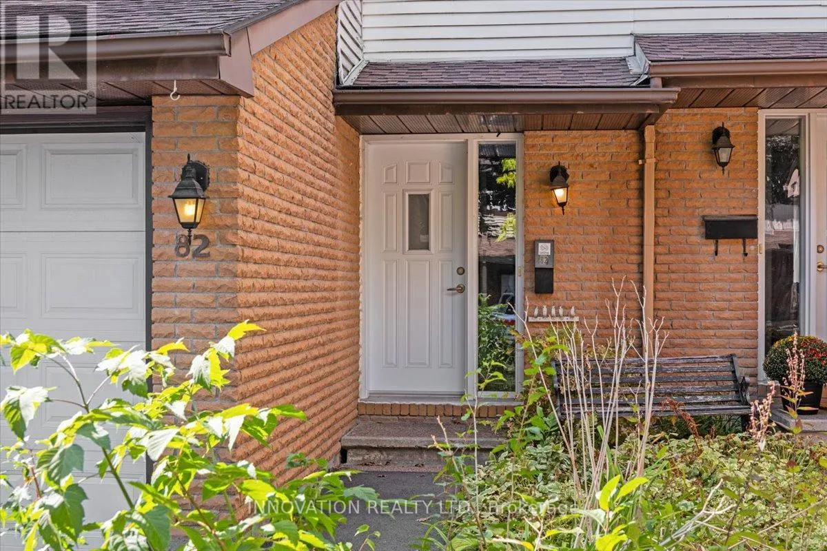 82 STOKES CRESCENT E