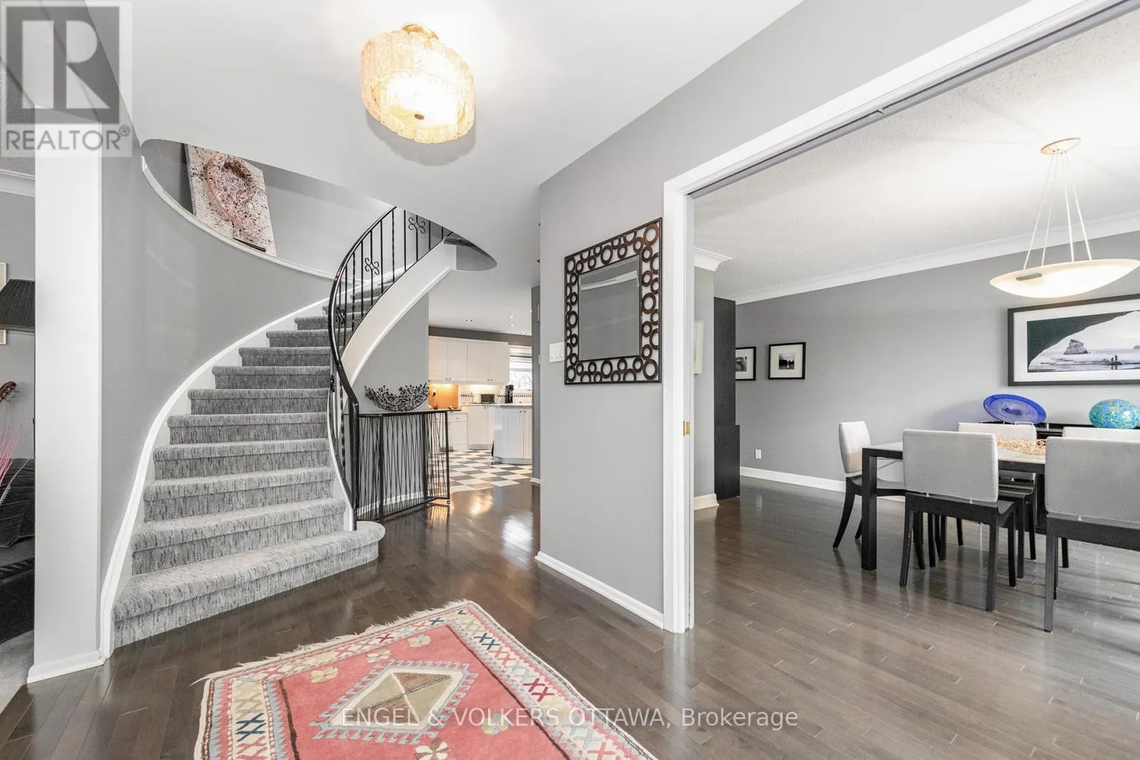 899 DRESDEN CRESCENT