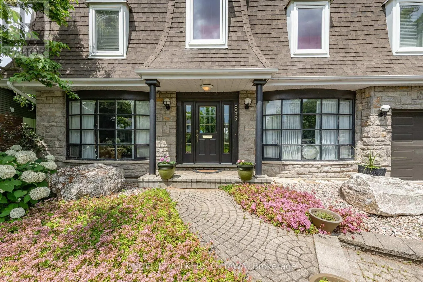 899 DRESDEN CRESCENT