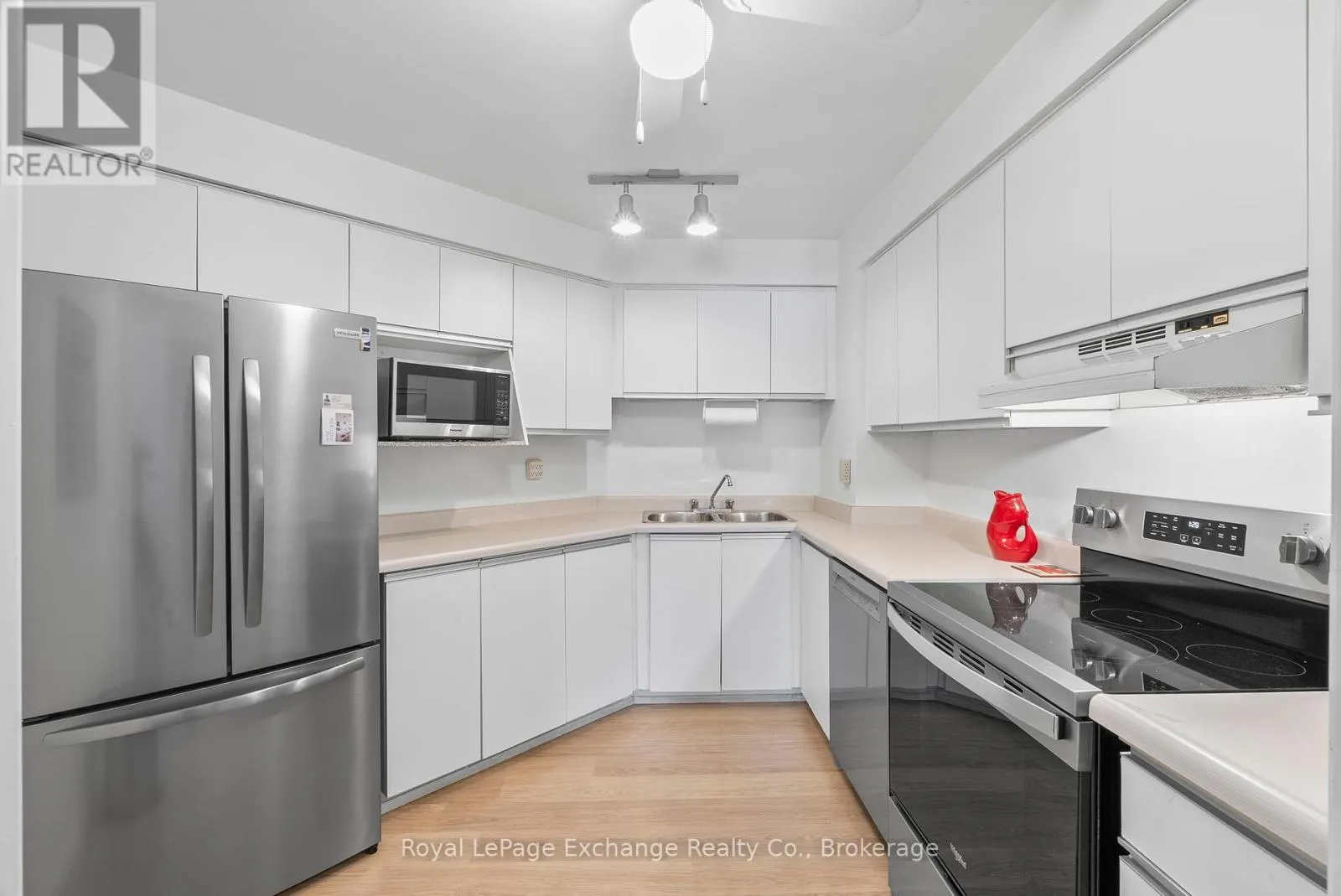 202 - 200 HARBOUR STREET, #202