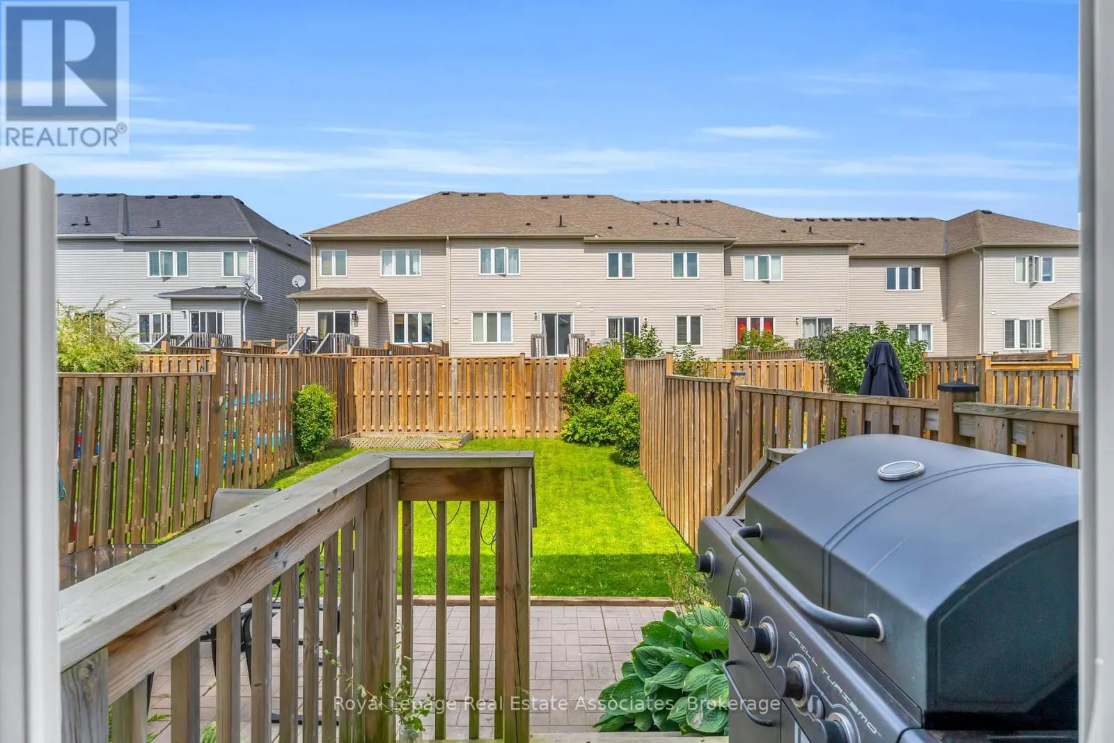 822 COOK CRESCENT
