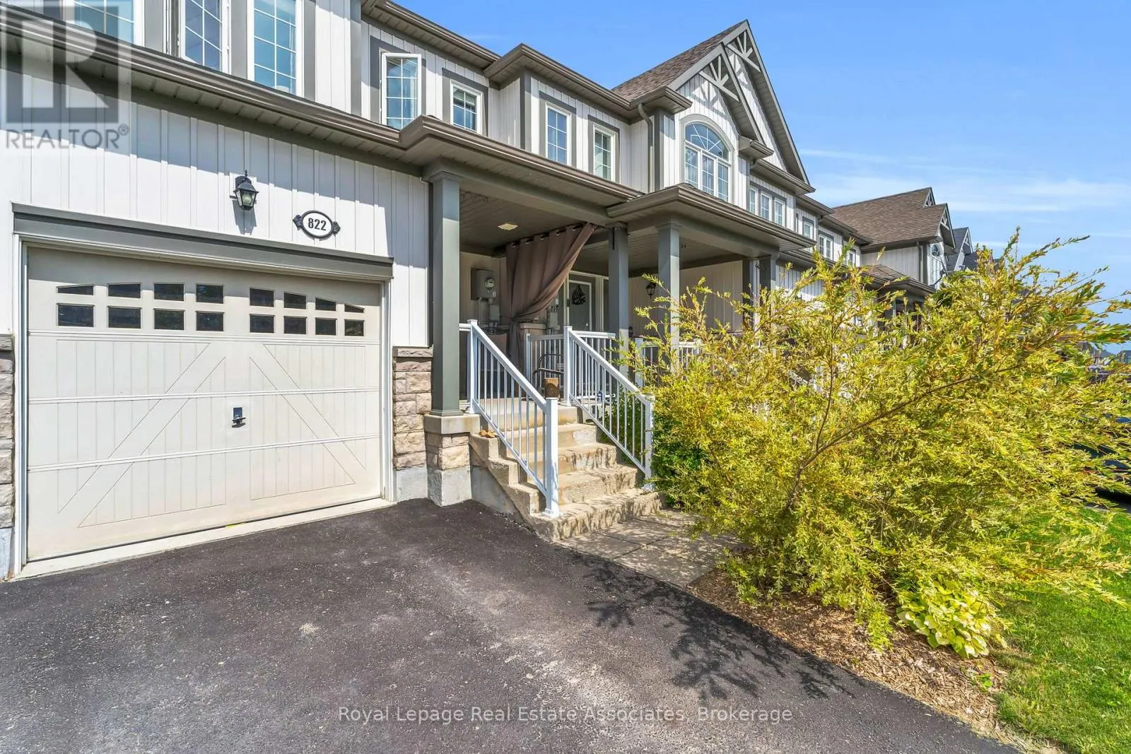 822 COOK CRESCENT