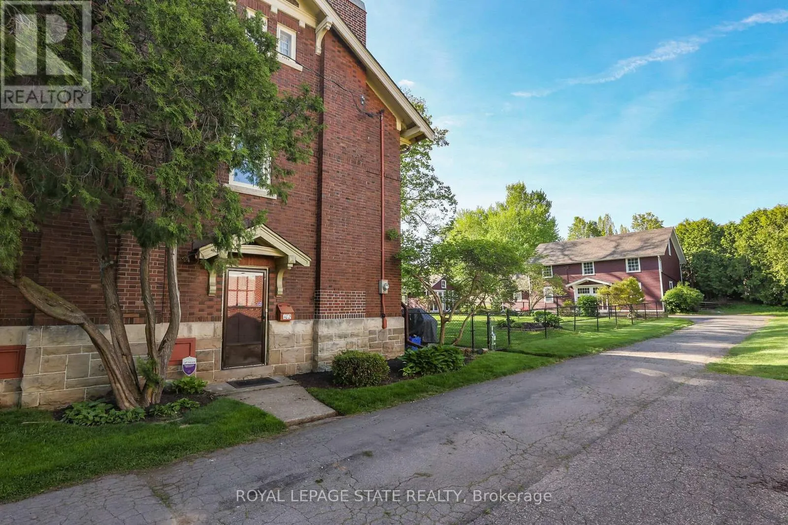 102 MAIN STREET E