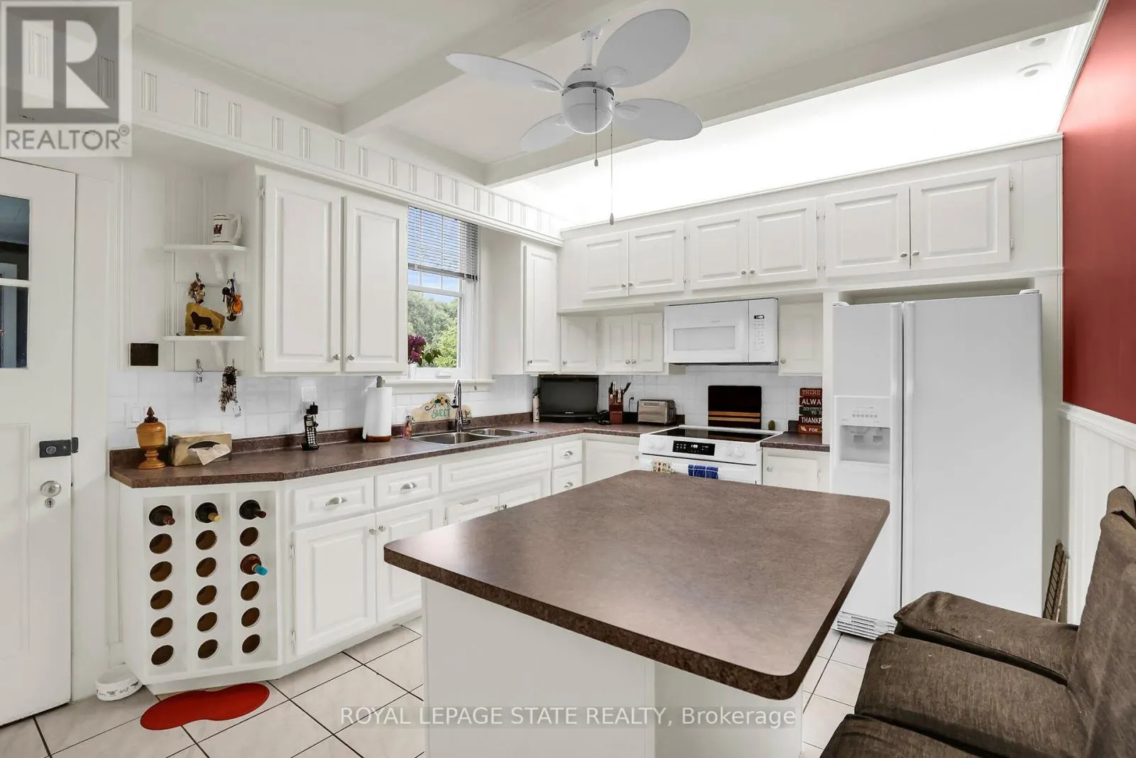 102 MAIN STREET E