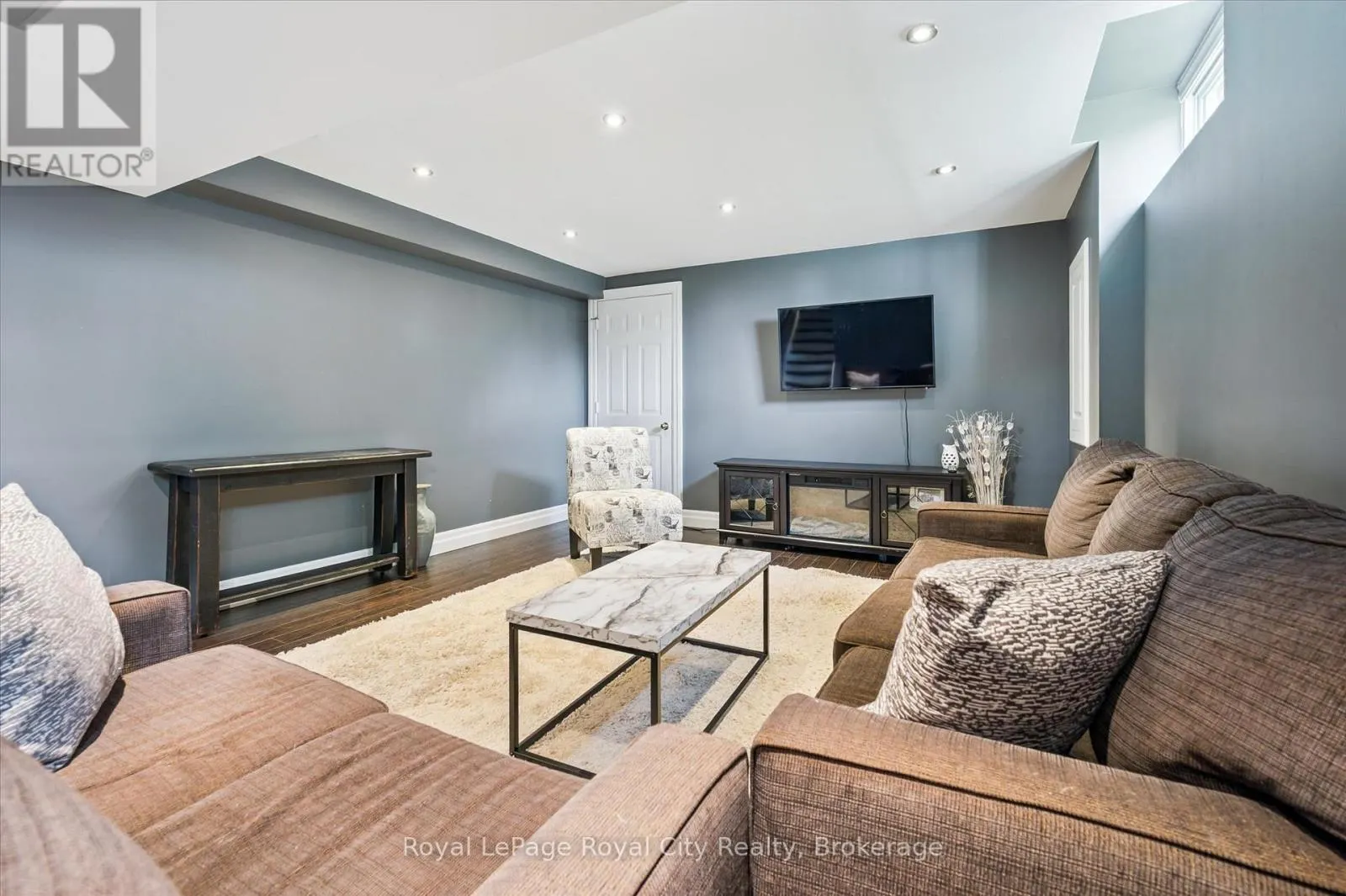255 DEERPATH DRIVE