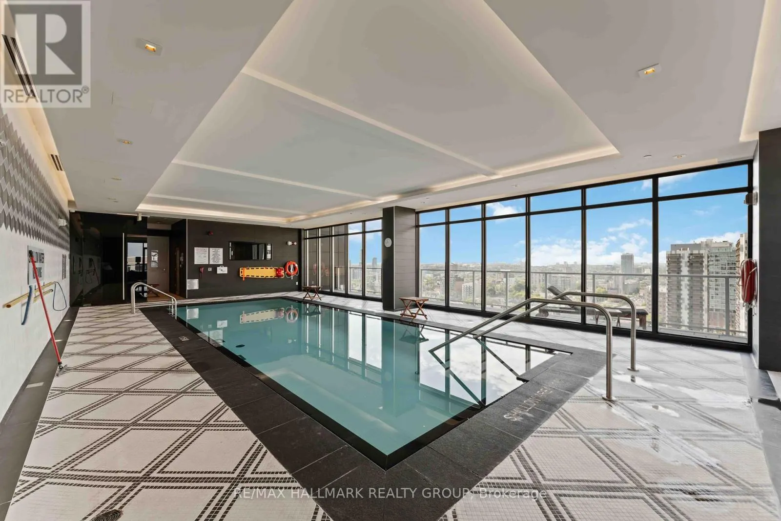 1209 - 255 BAY STREET