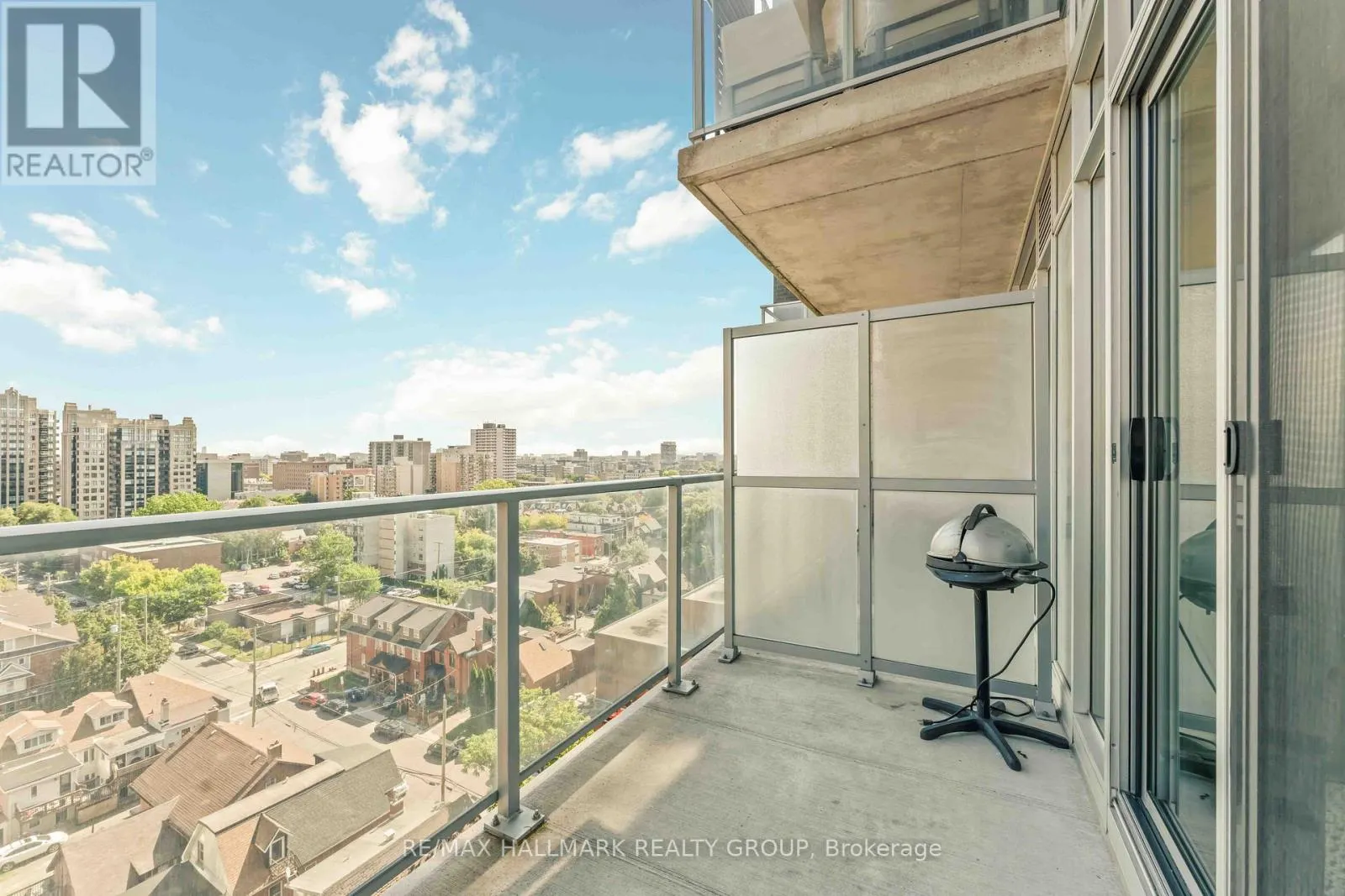 1209 - 255 BAY STREET