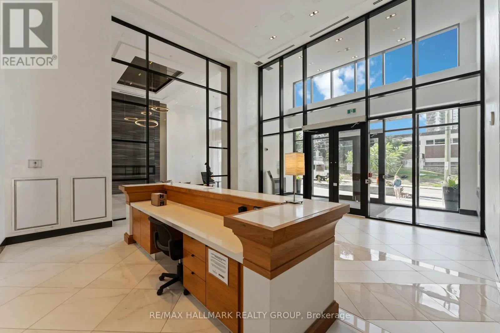 1209 - 255 BAY STREET