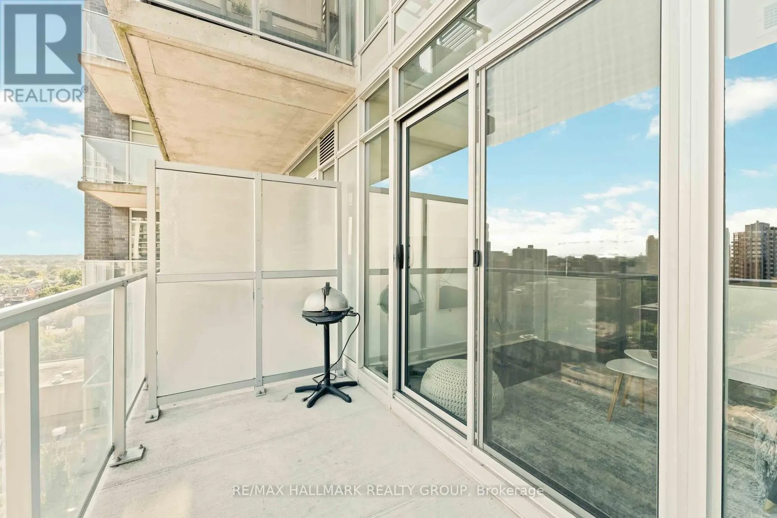 1209 - 255 BAY STREET