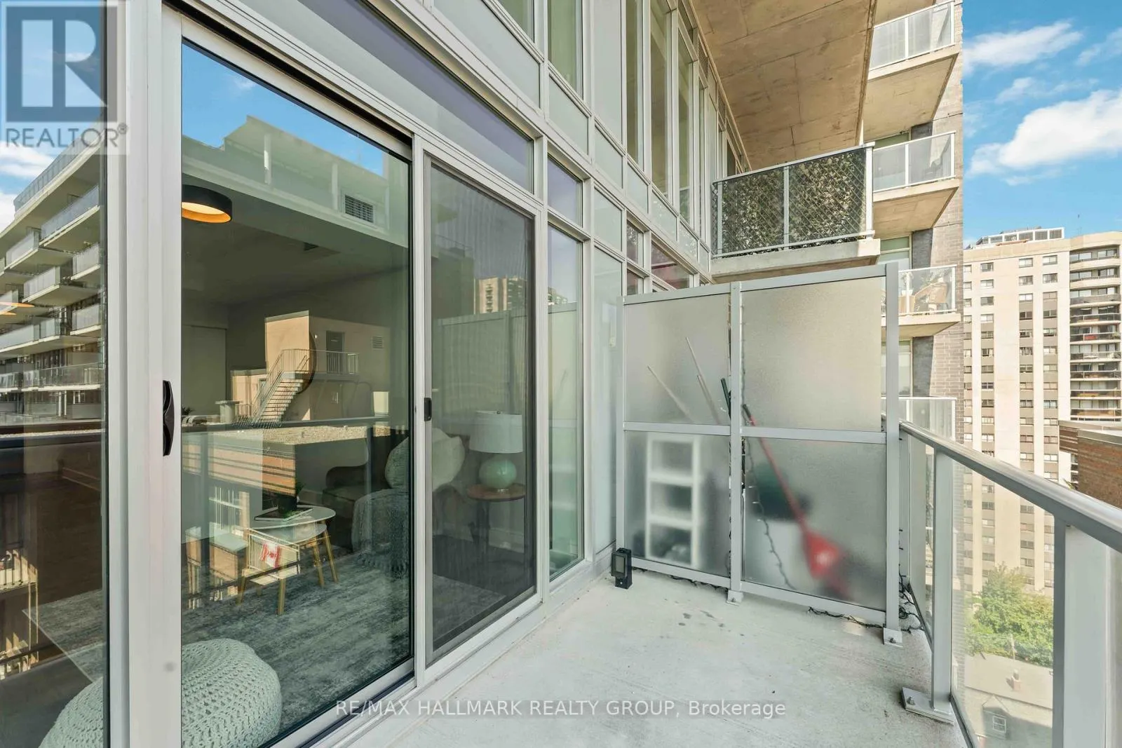 1209 - 255 BAY STREET