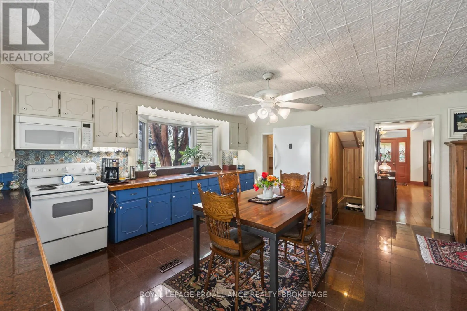 2078 SUNBURY ROAD