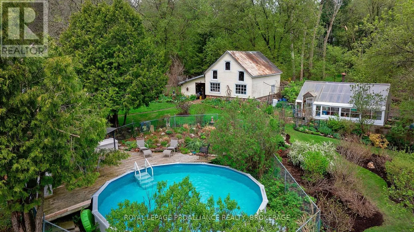 2078 SUNBURY ROAD