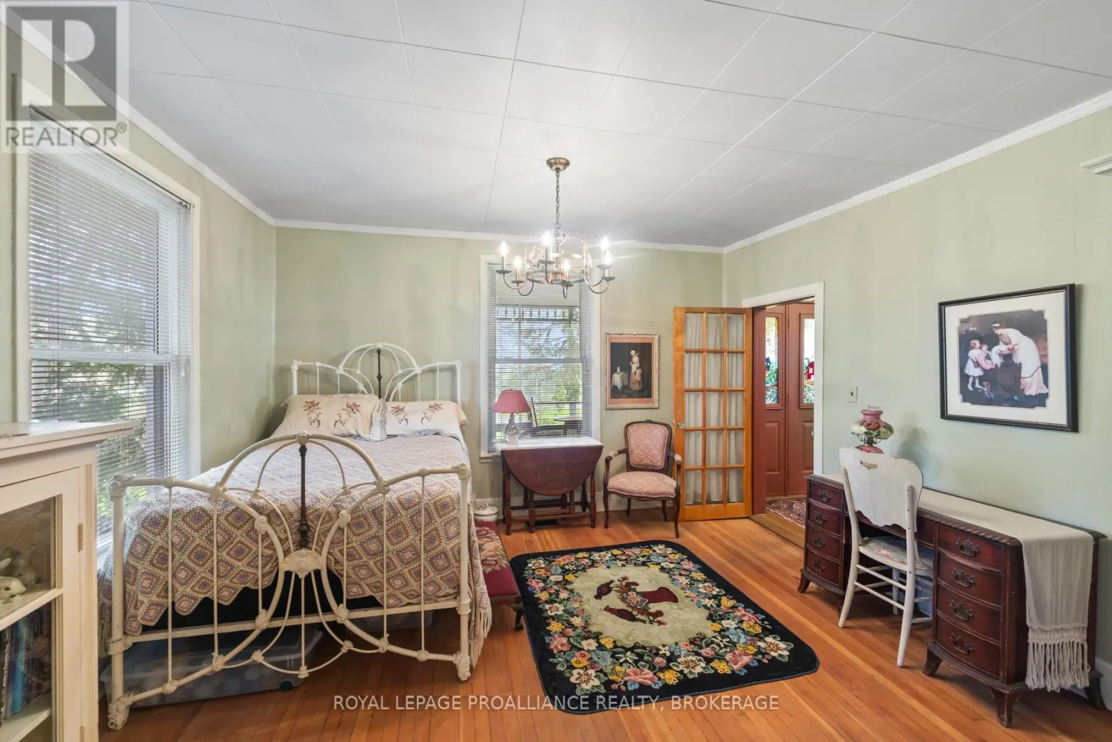 2078 SUNBURY ROAD