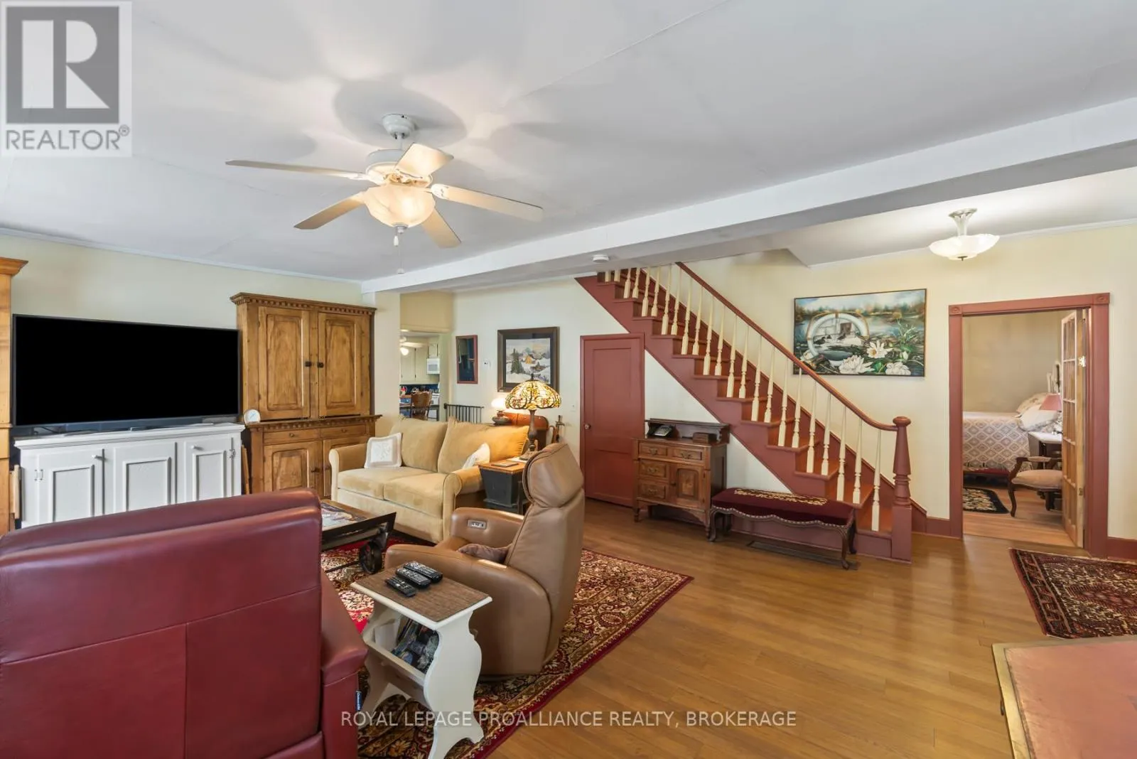 2078 SUNBURY ROAD