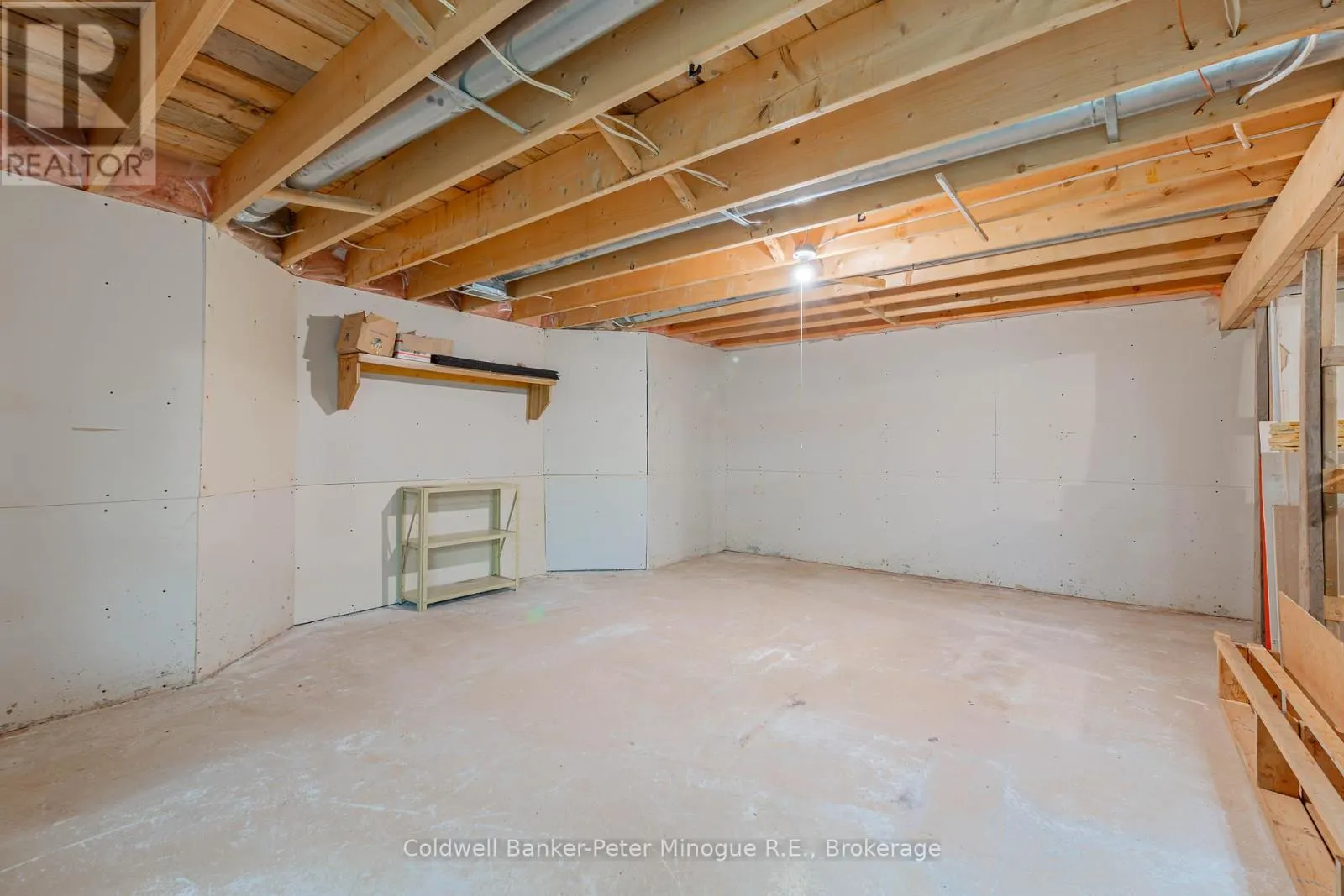 81 HAZELTON LANE