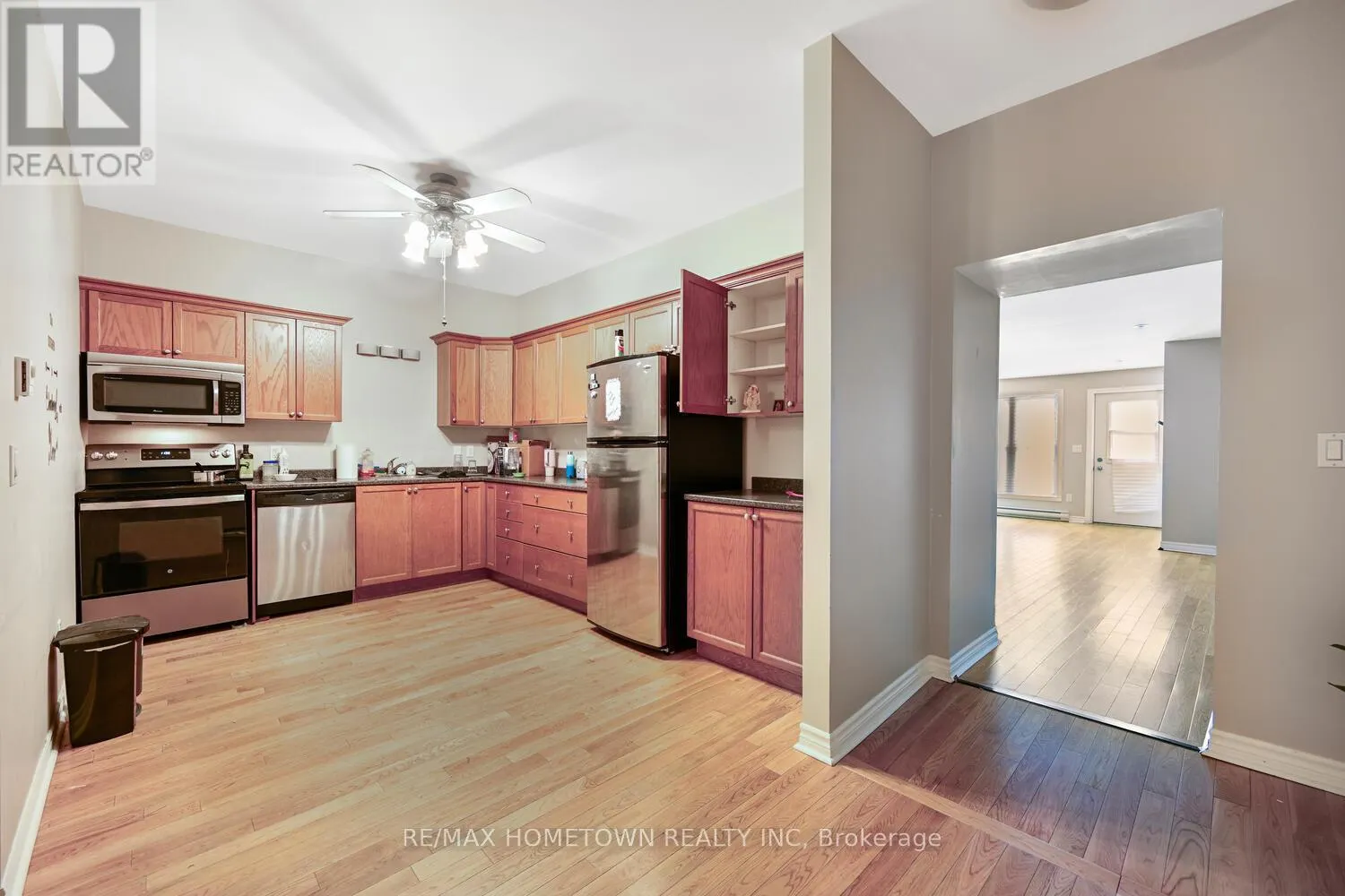 10-12 KING STREET W