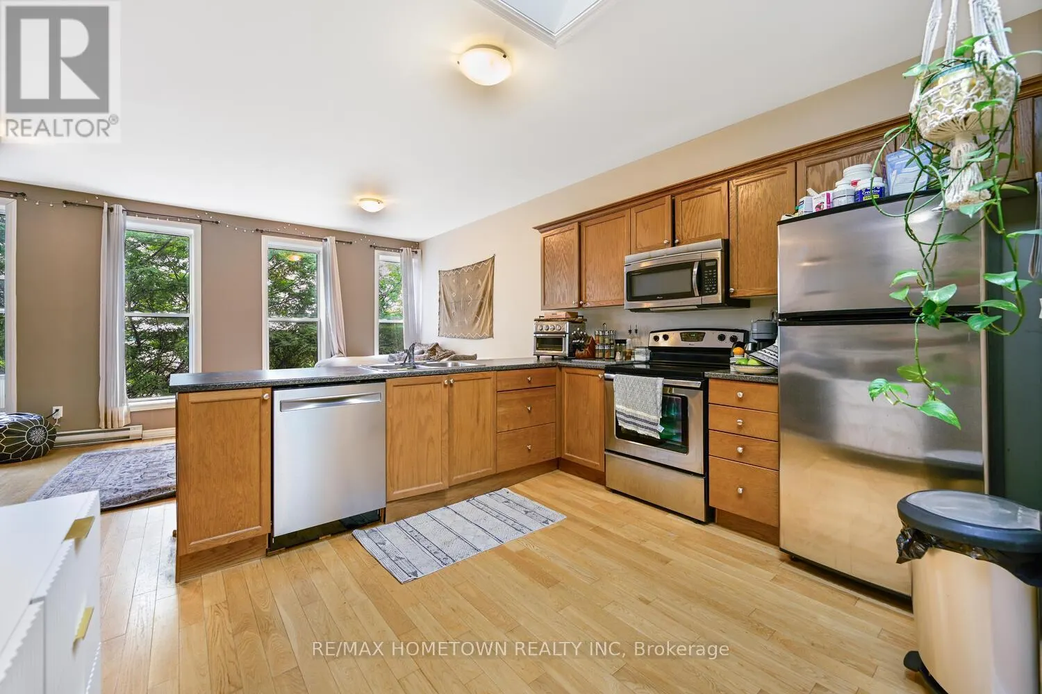 10-12 KING STREET W