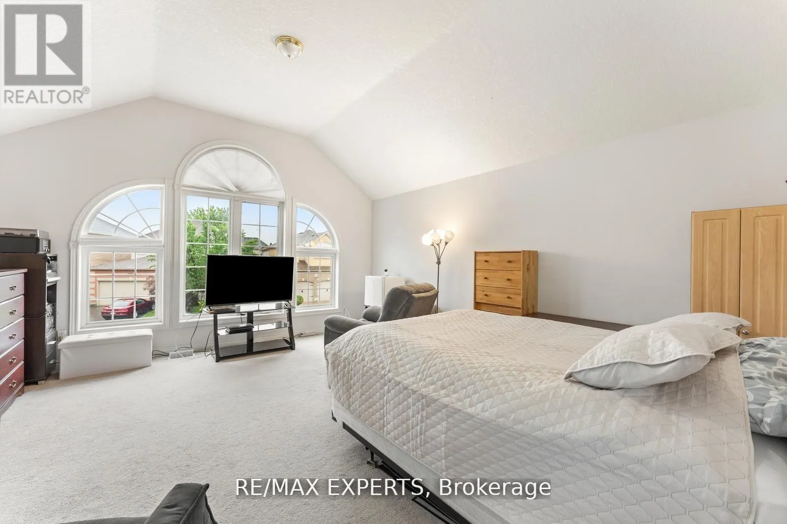 56 STEEPLERIDGE STREET