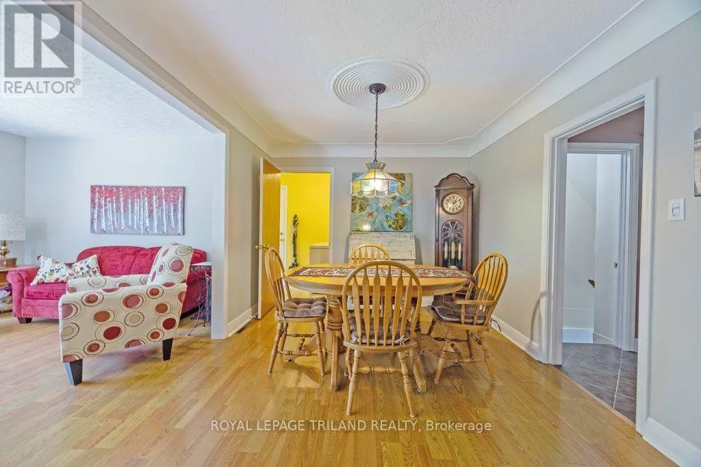 236 SUNSET DRIVE