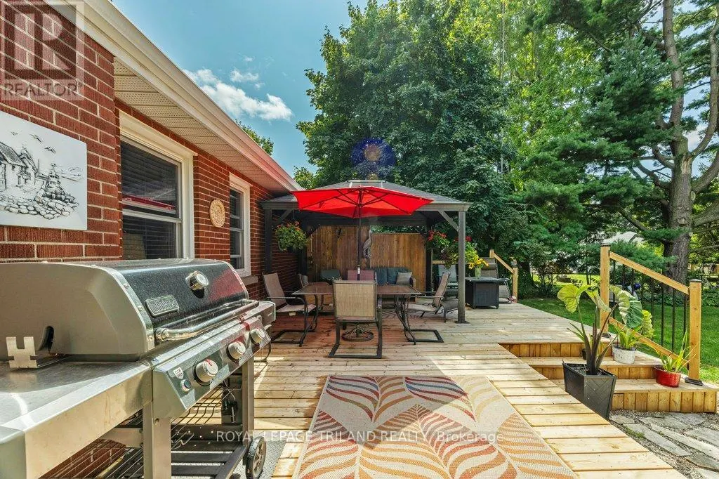 236 SUNSET DRIVE