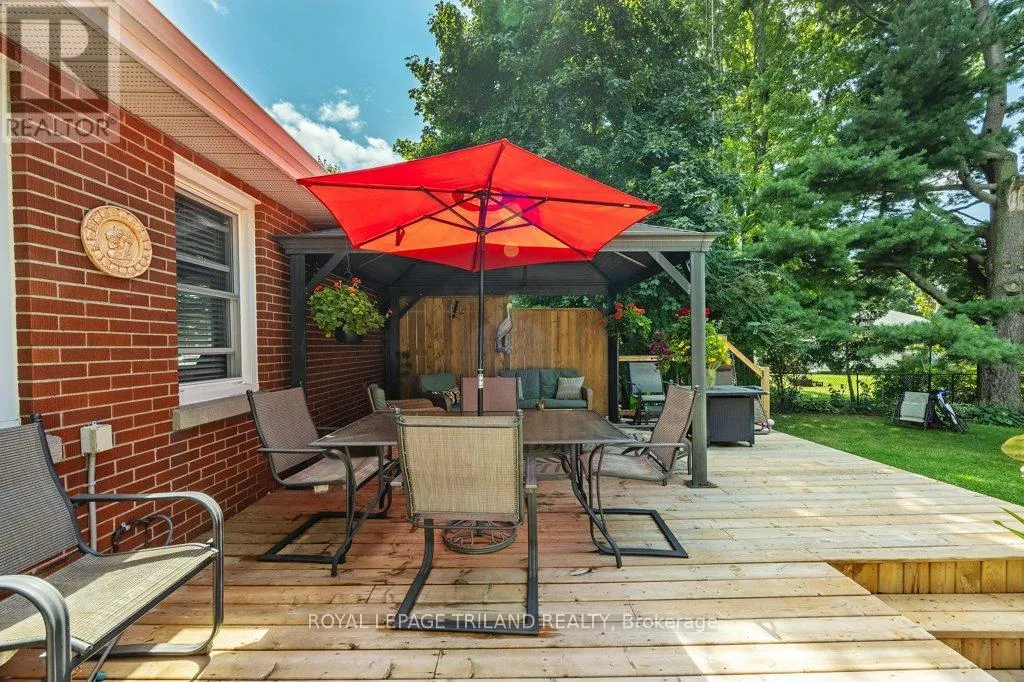 236 SUNSET DRIVE