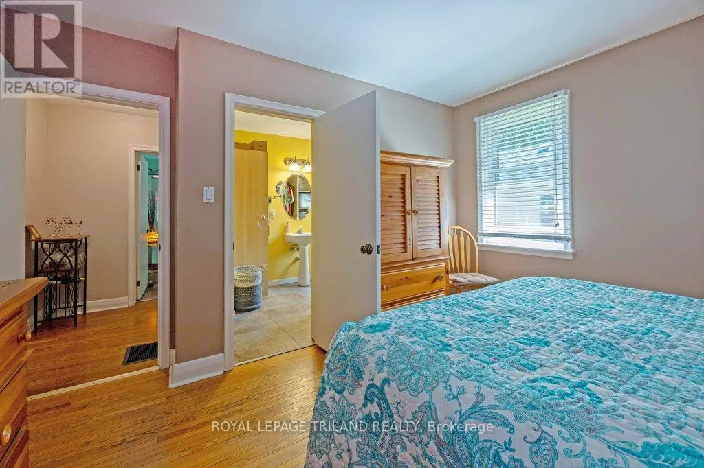 236 SUNSET DRIVE