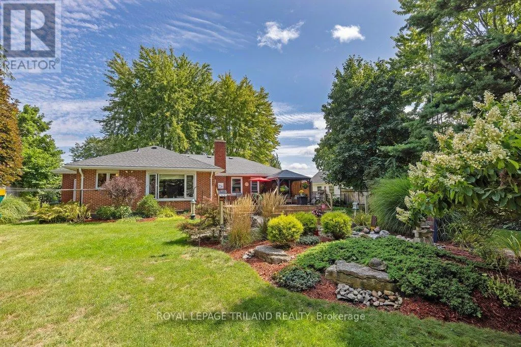 236 SUNSET DRIVE