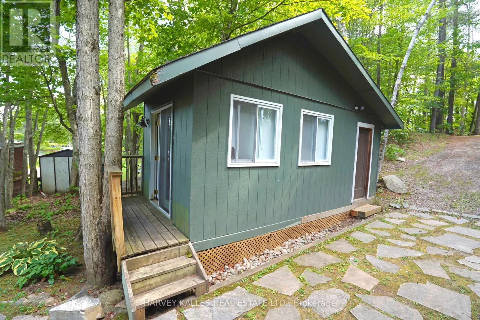 83 PINETREE ROAD