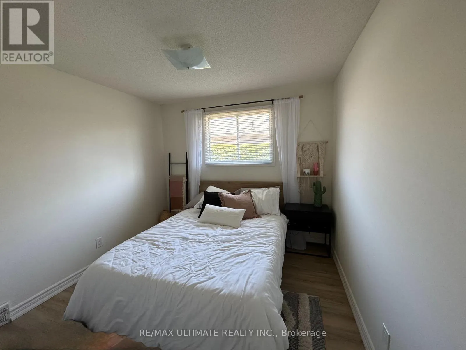 12 STONEY BROOK CRESCENT