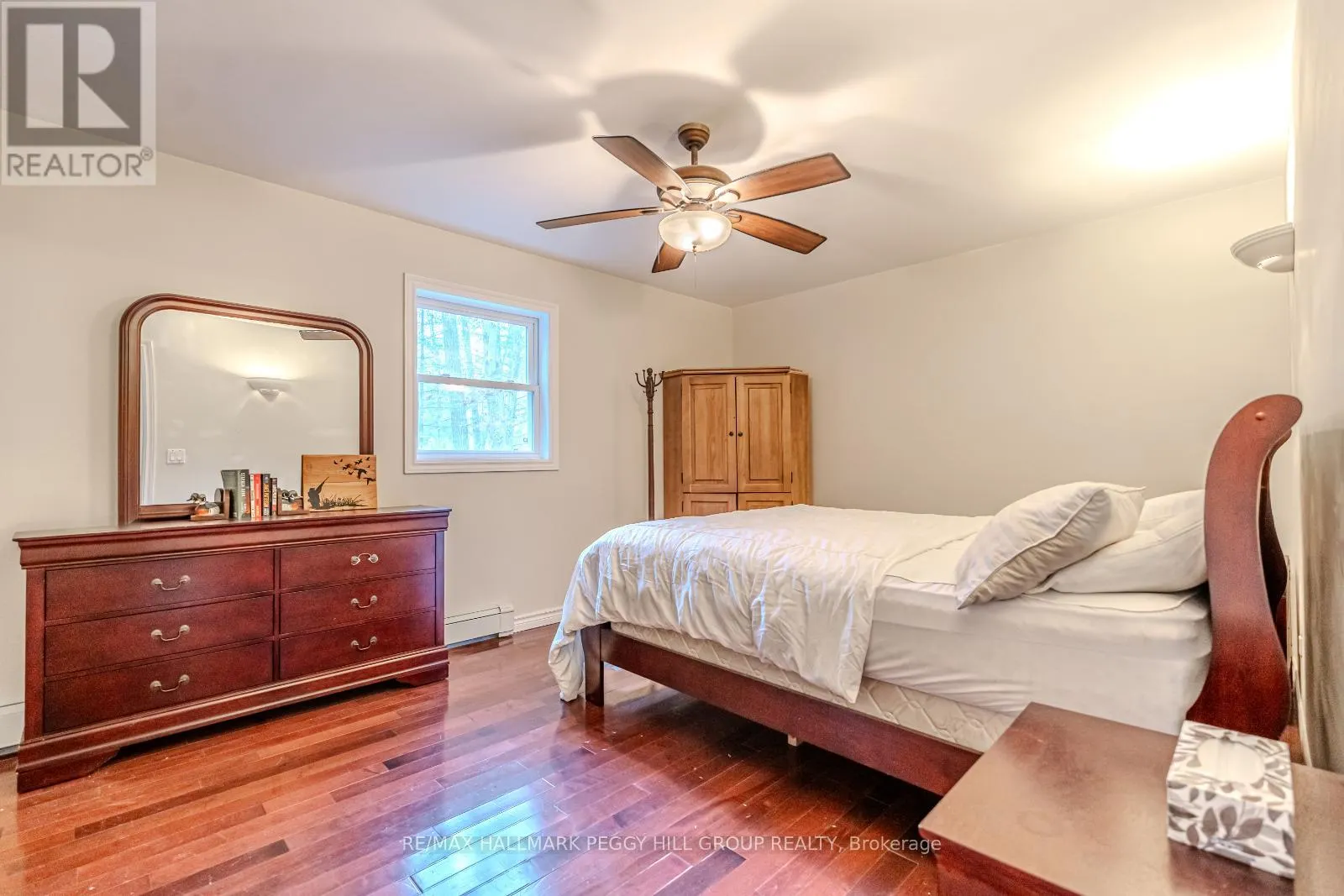 4 CLOVER COURT