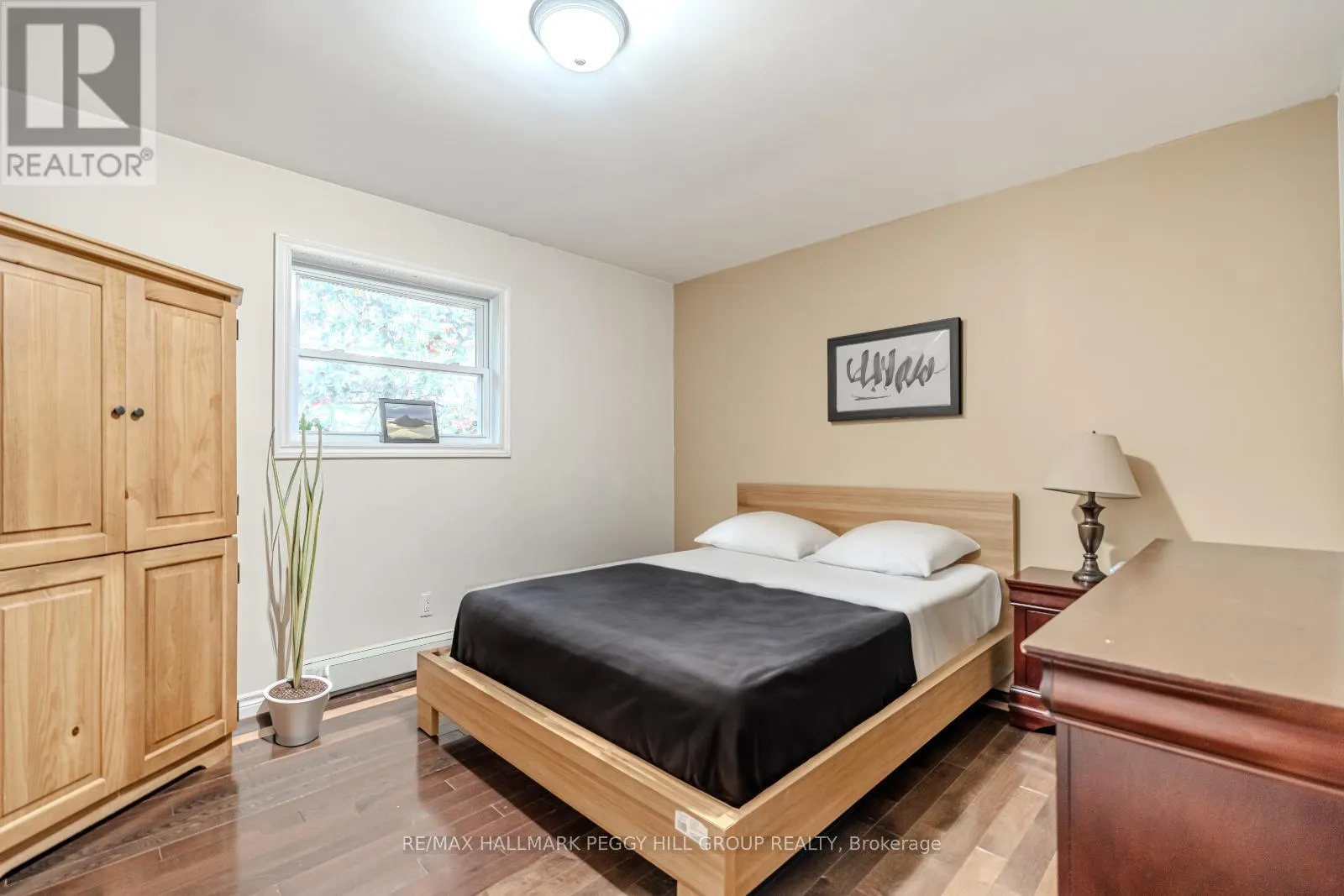 4 CLOVER COURT