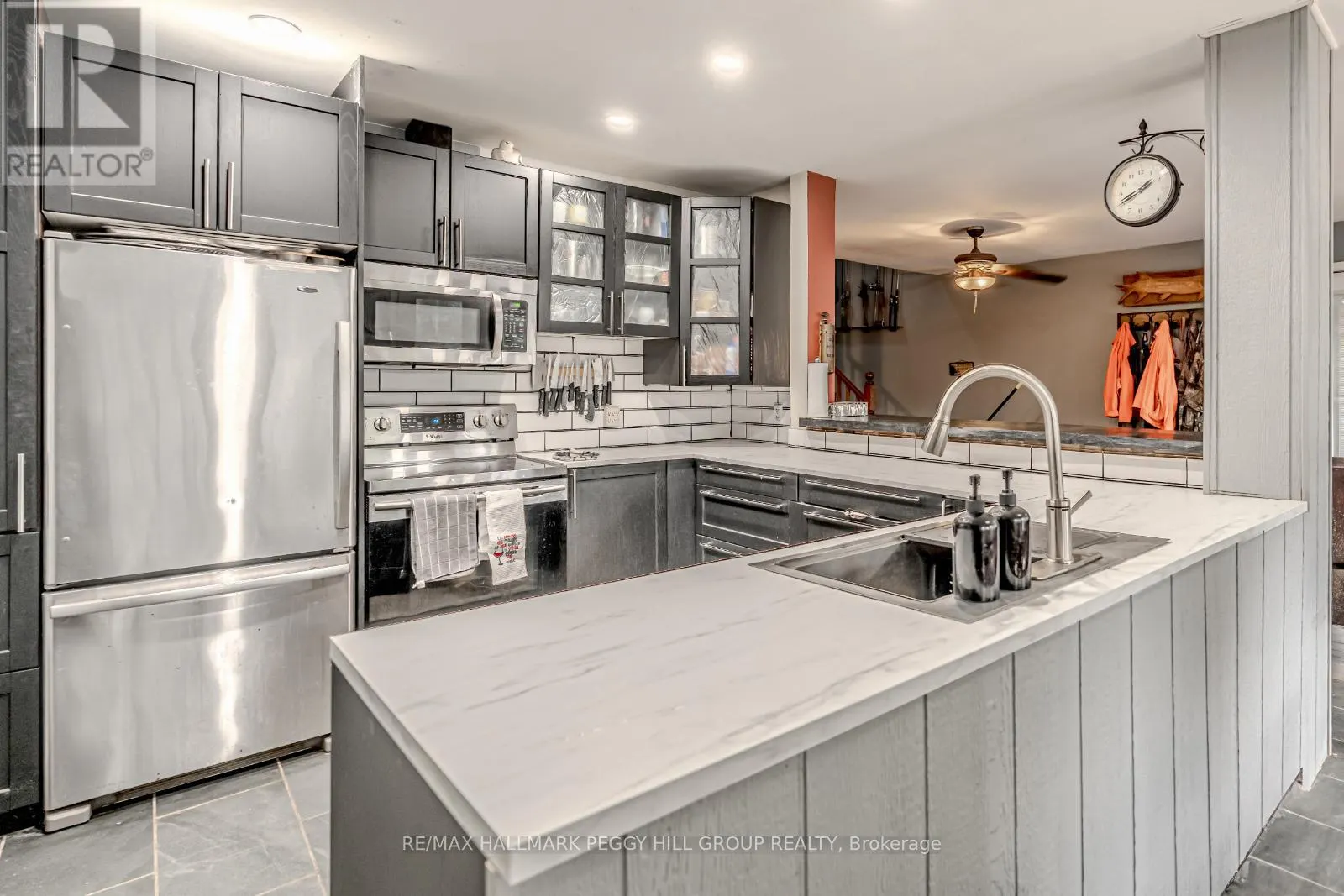 4 CLOVER COURT