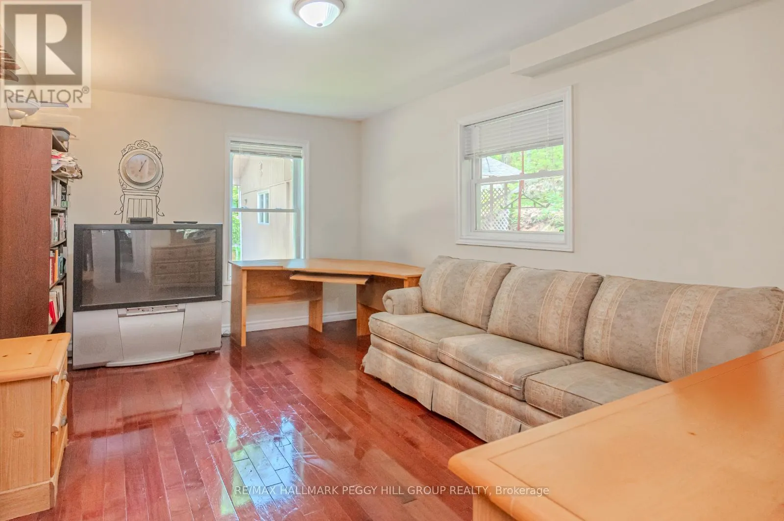 4 CLOVER COURT