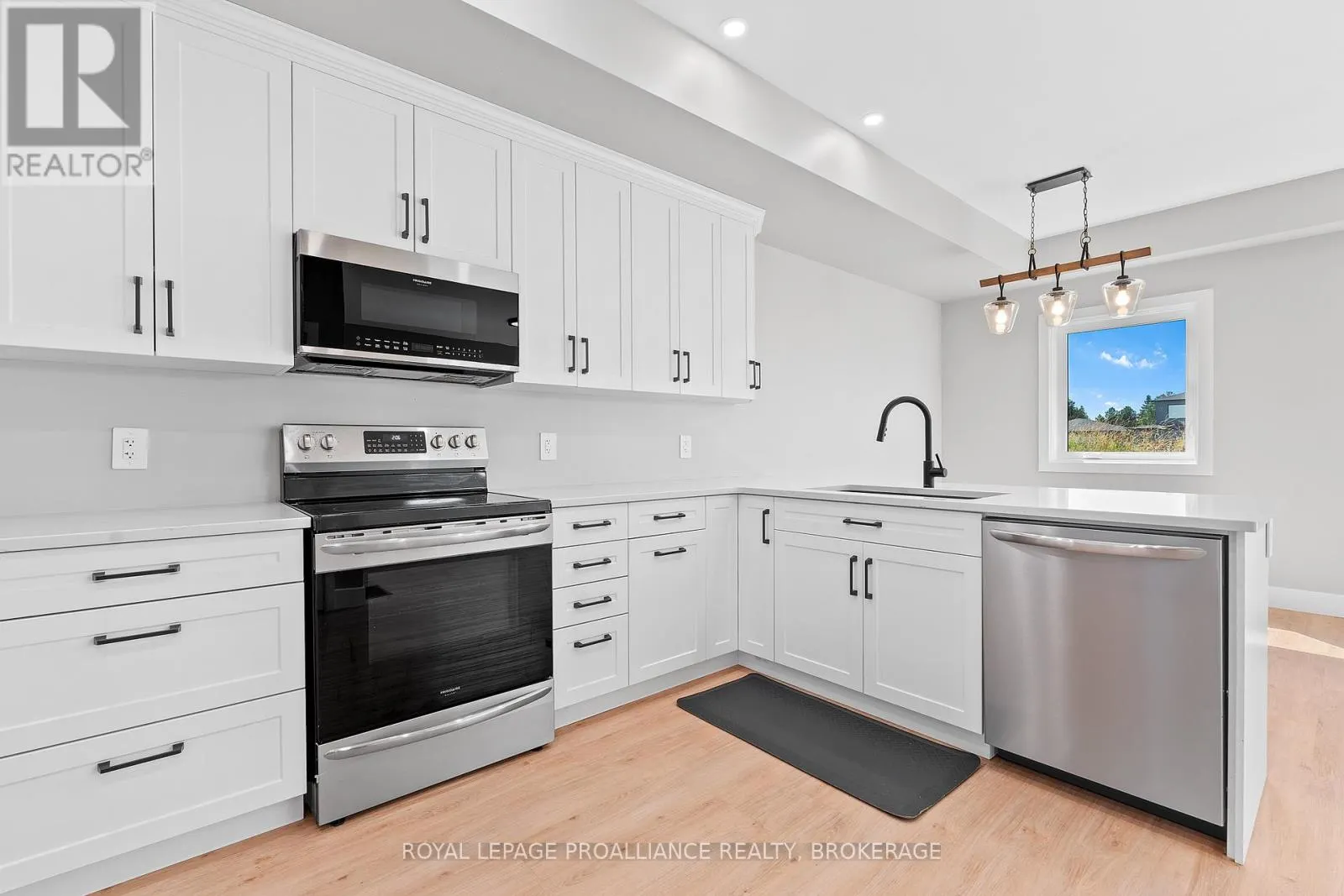 12 DUSENBURY CRESCENT