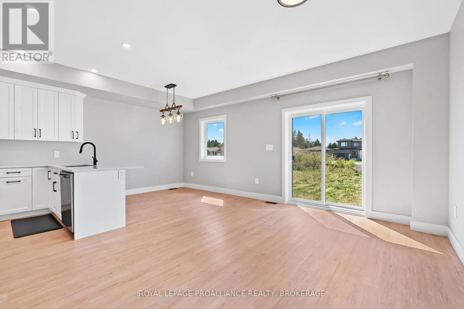 12 DUSENBURY CRESCENT