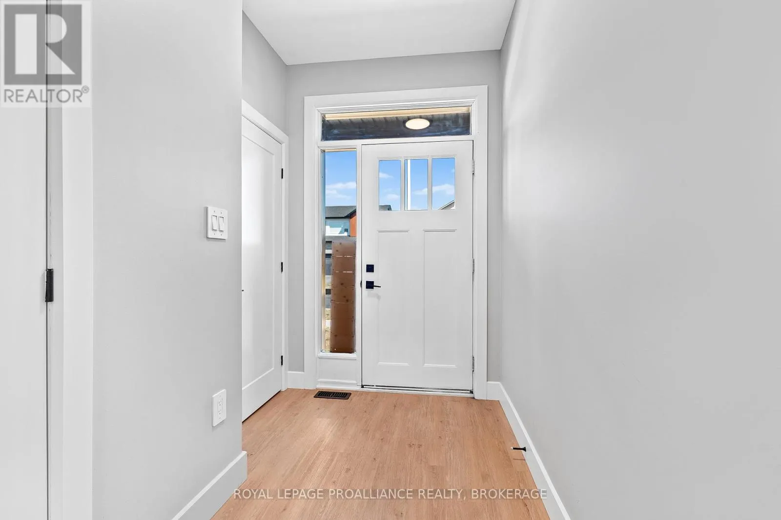 12 DUSENBURY CRESCENT