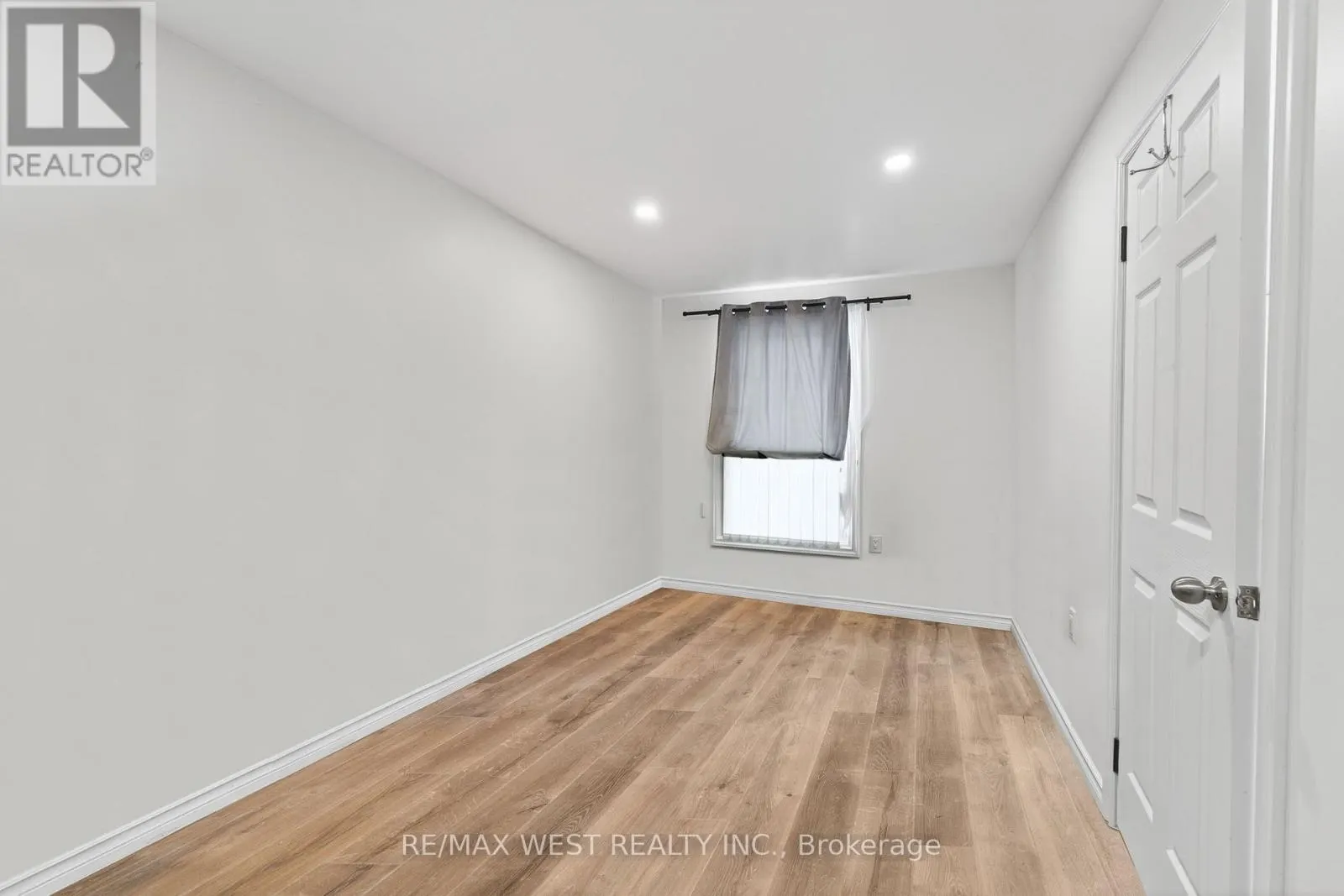 35 KINGSCOURT AVENUE