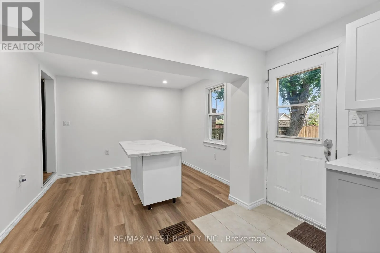 35 KINGSCOURT AVENUE