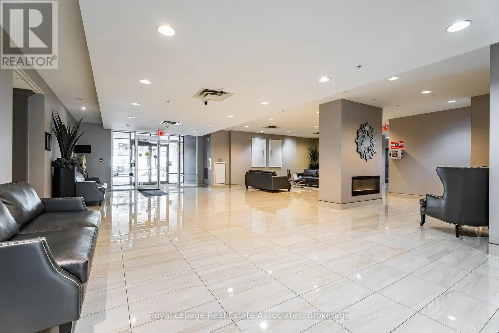 1106 - 81 ROBINSON STREET