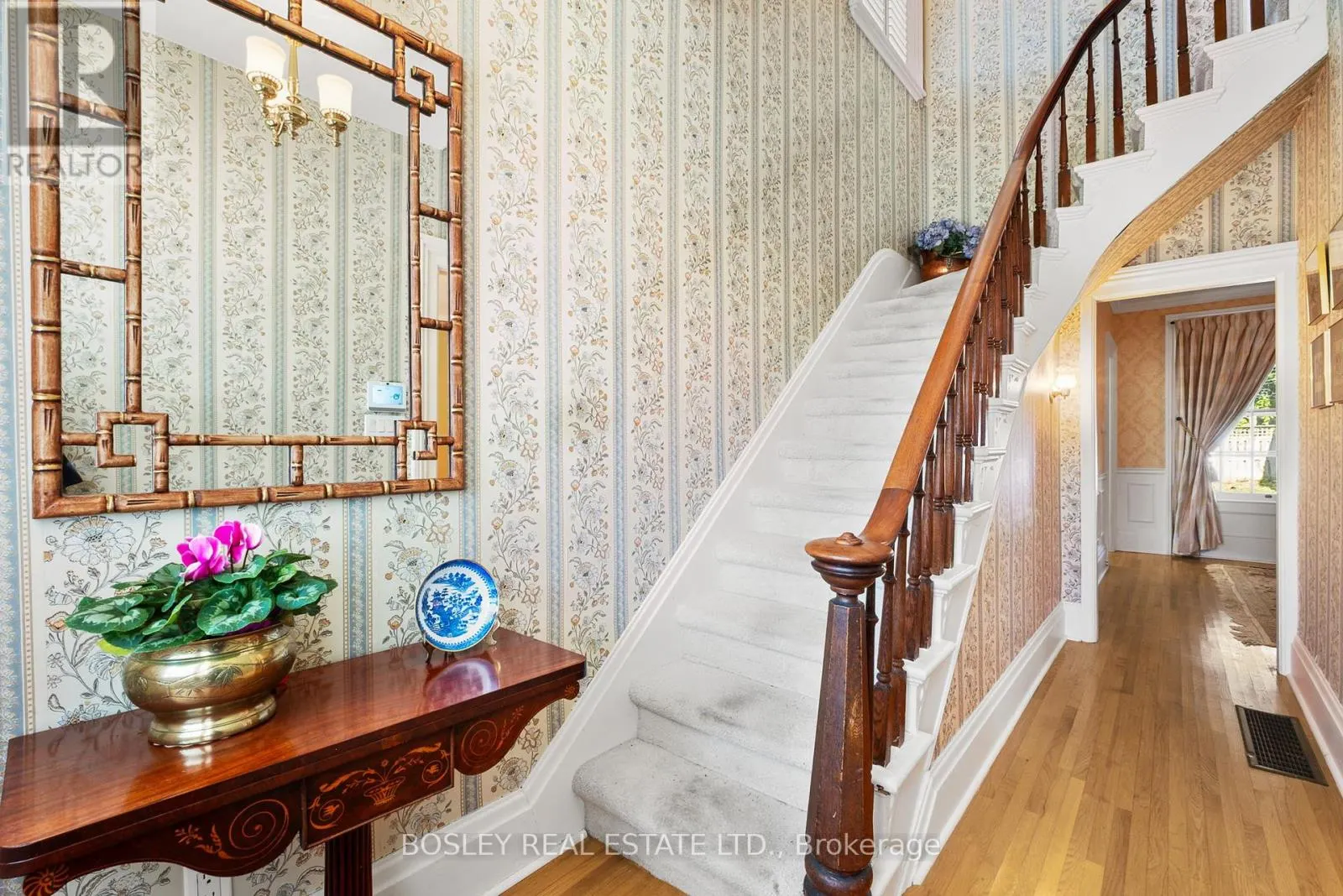 36 BLOOMSGROVE AVENUE