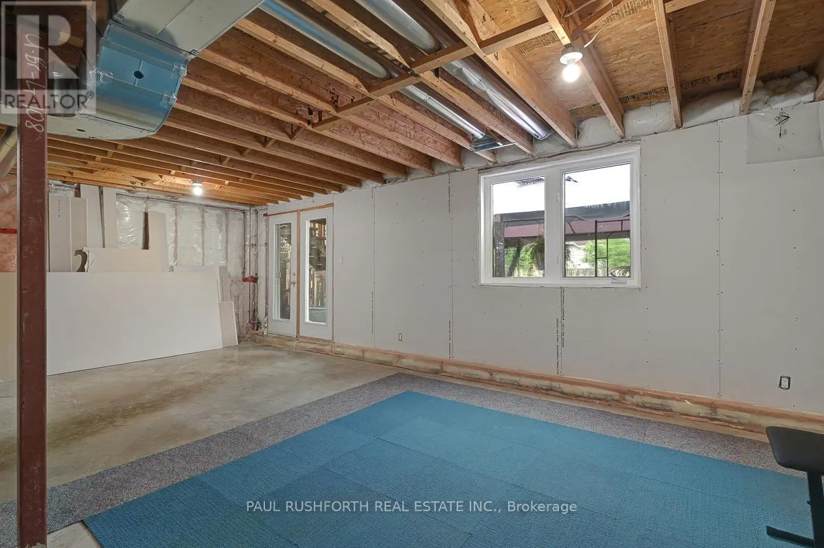 65 POLO LANE