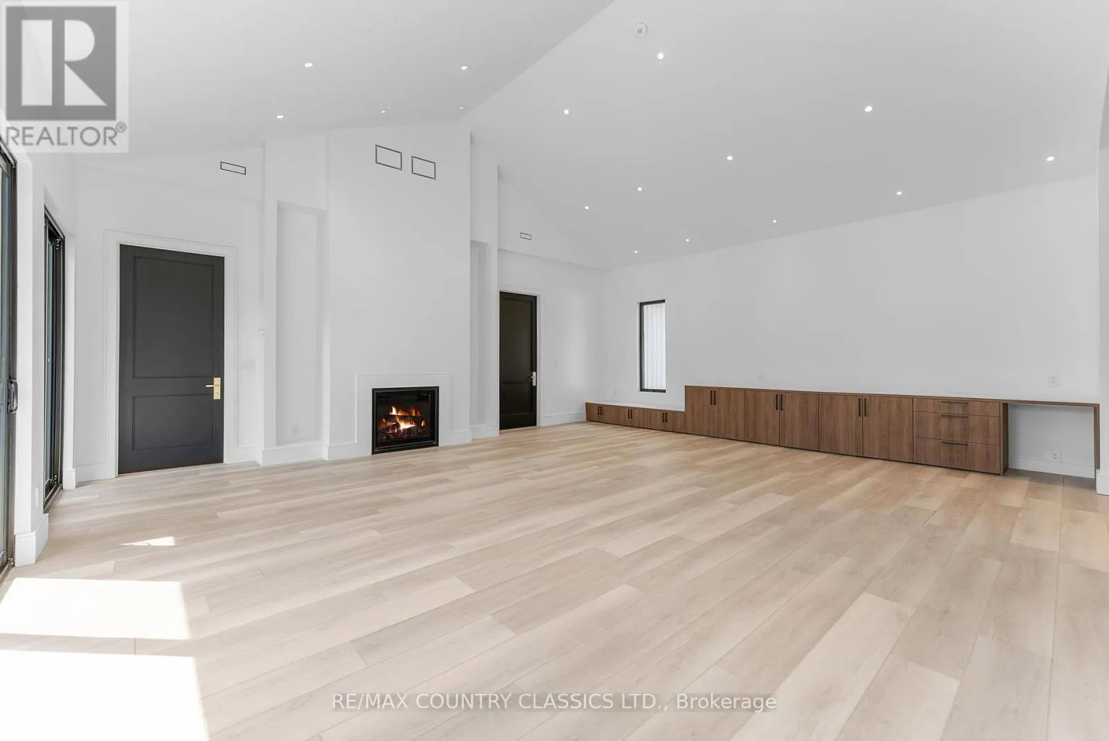40 BANCROFT RIDGE DRIVE