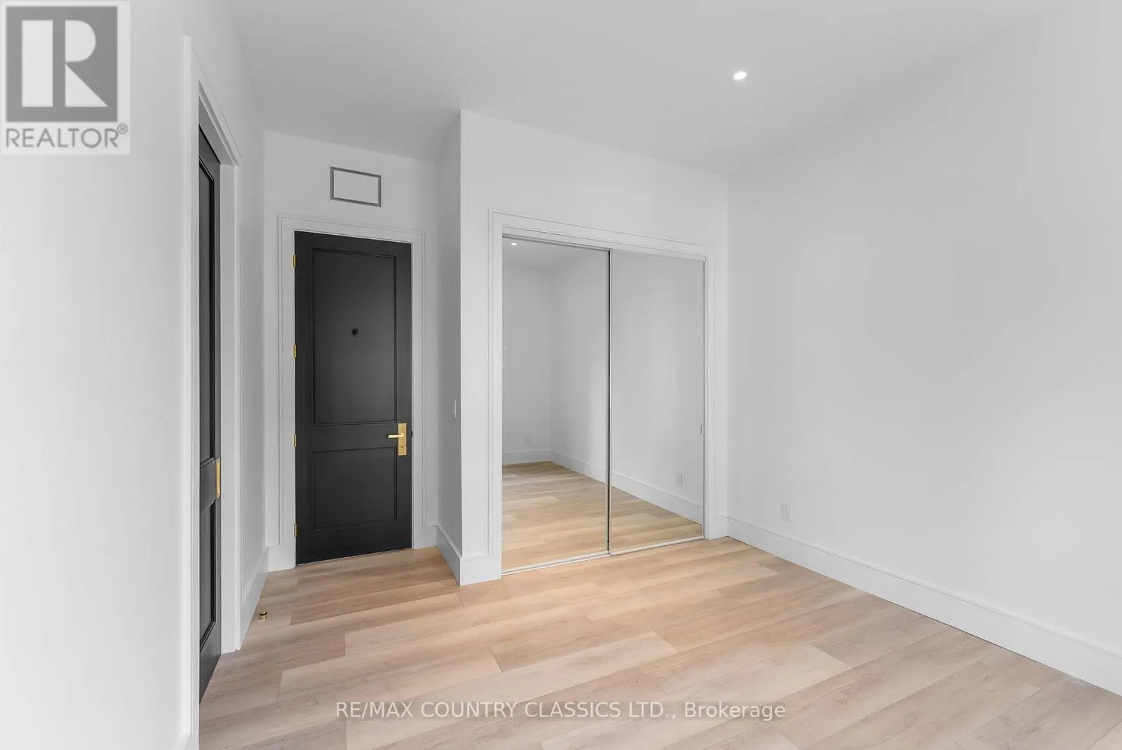 40 BANCROFT RIDGE DRIVE