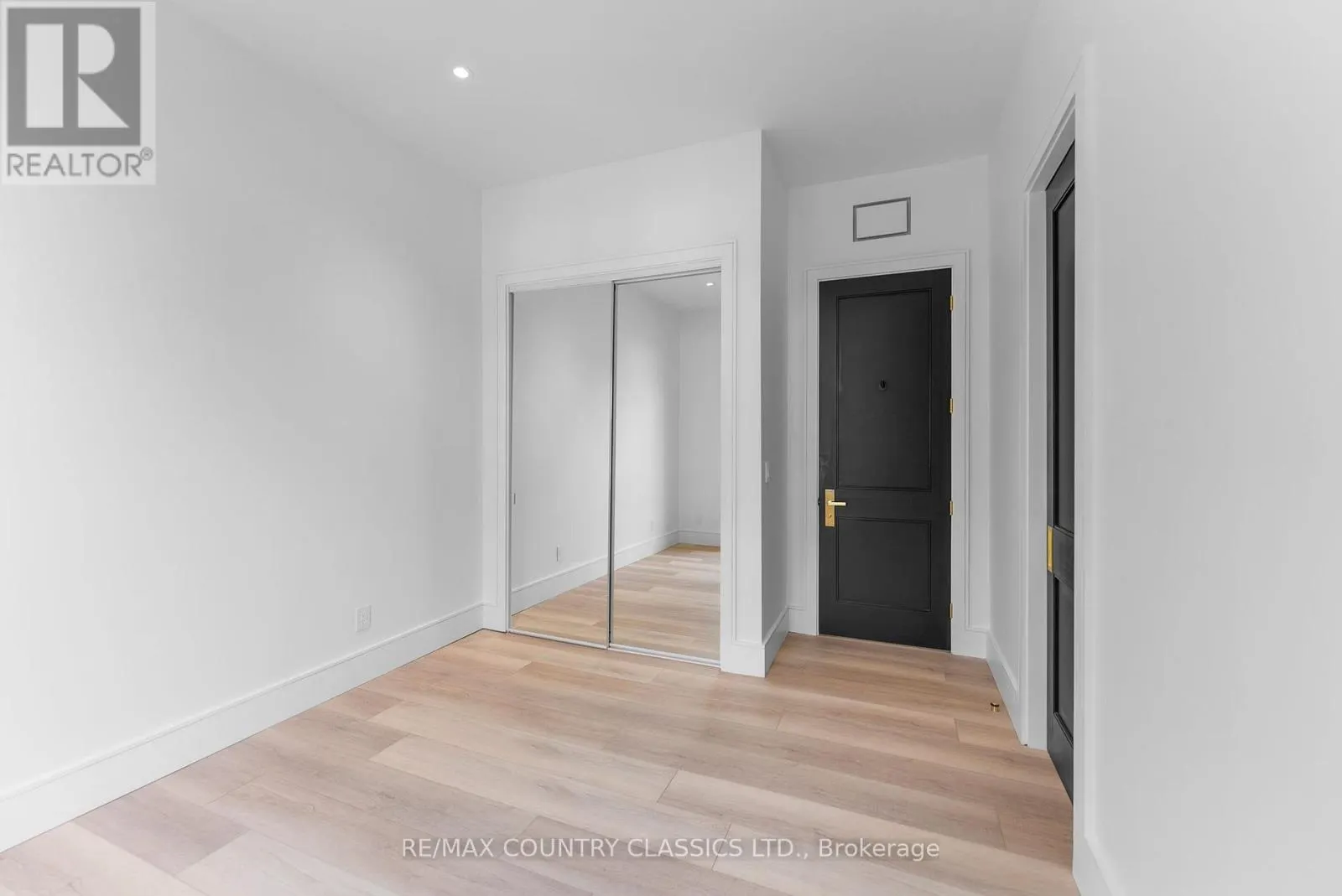 40 BANCROFT RIDGE DRIVE