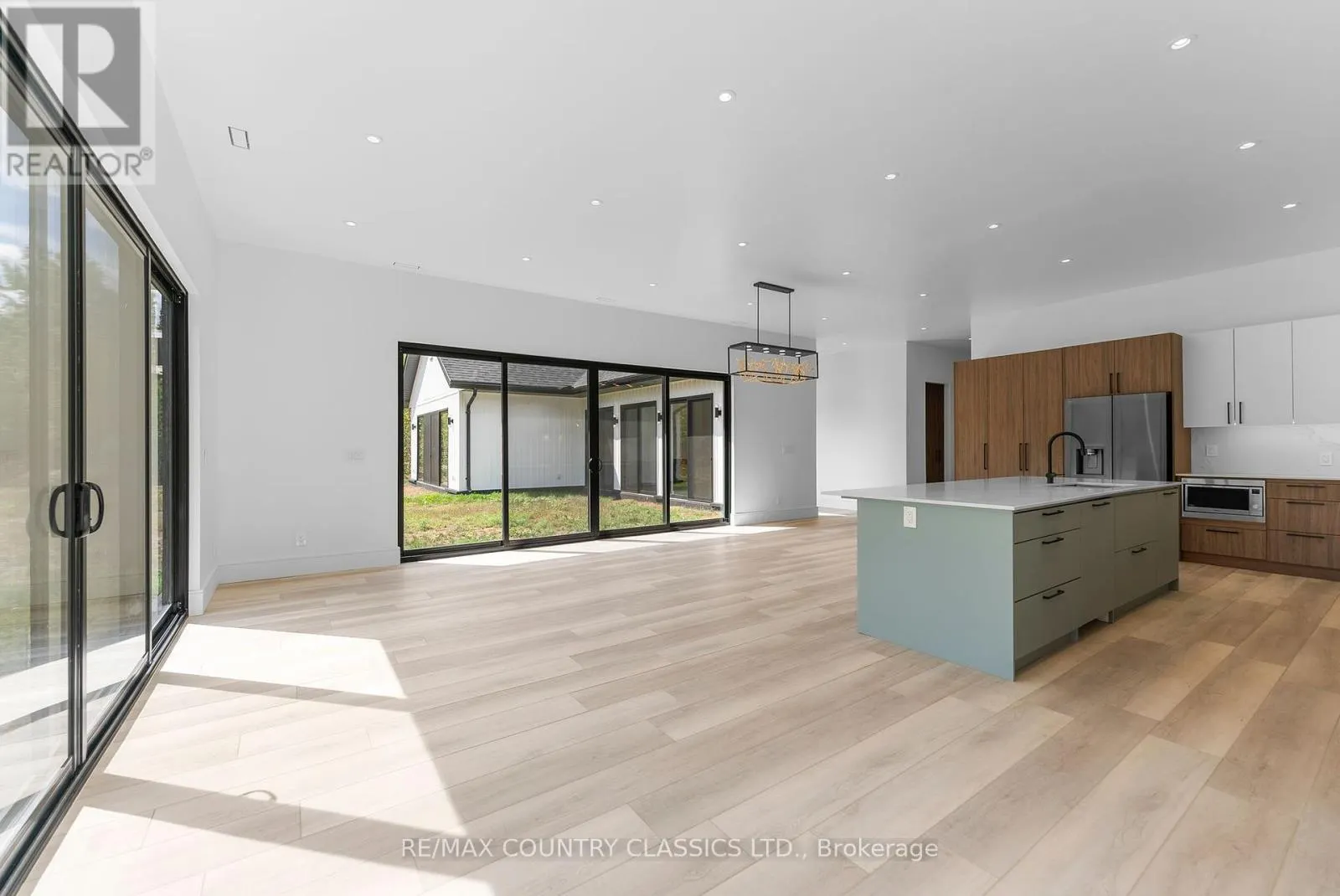 40 BANCROFT RIDGE DRIVE