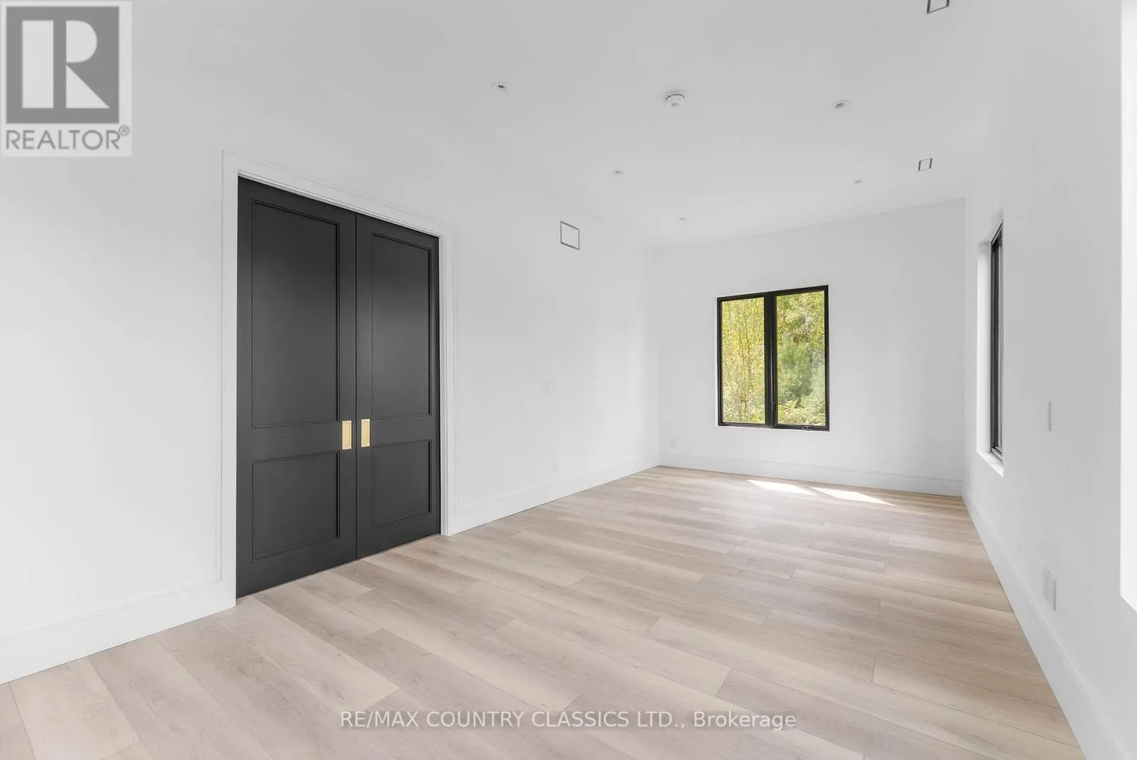 40 BANCROFT RIDGE DRIVE