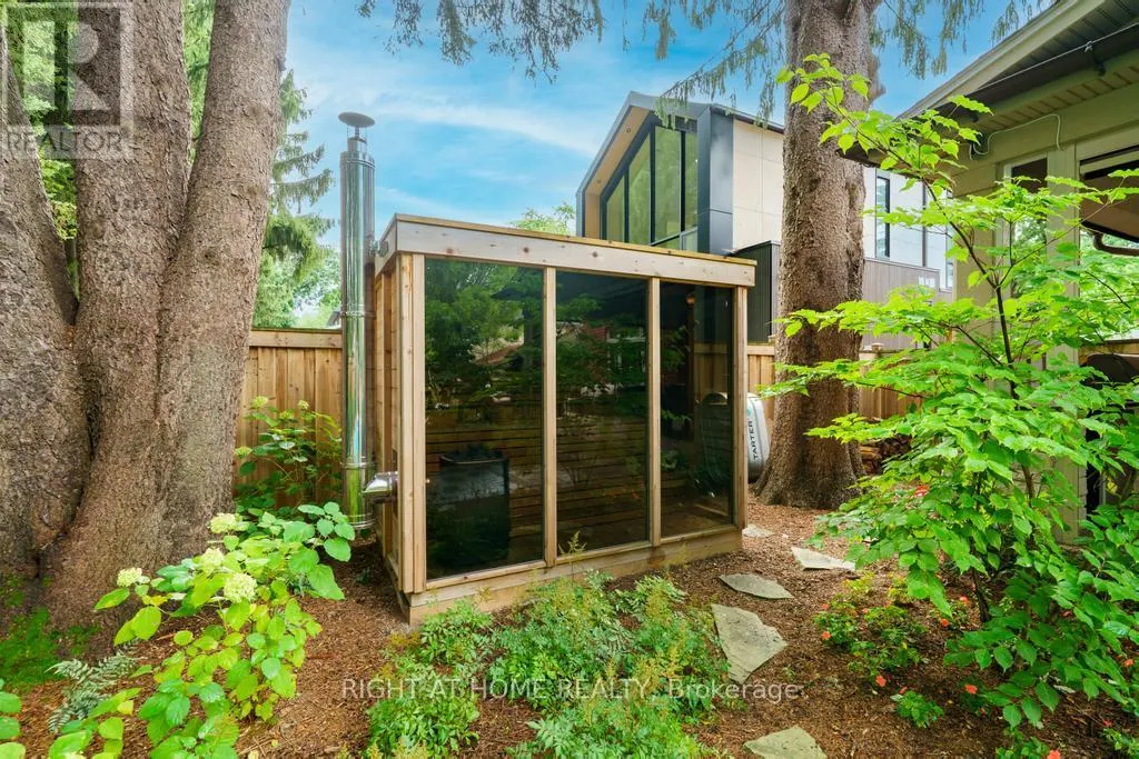 89 LLOYMINN AVENUE