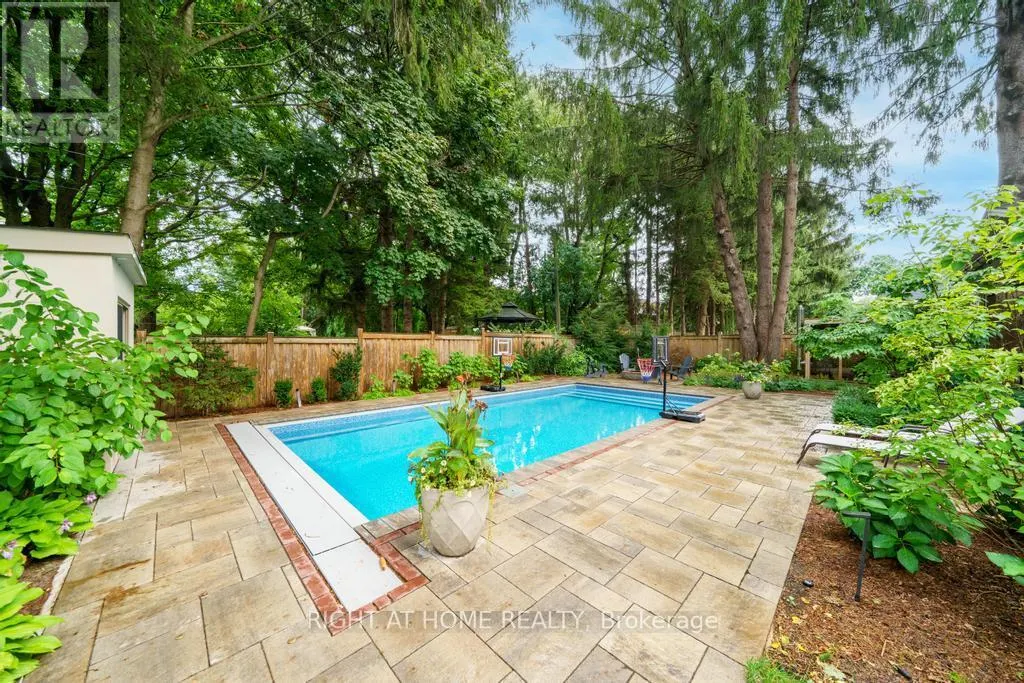 89 LLOYMINN AVENUE