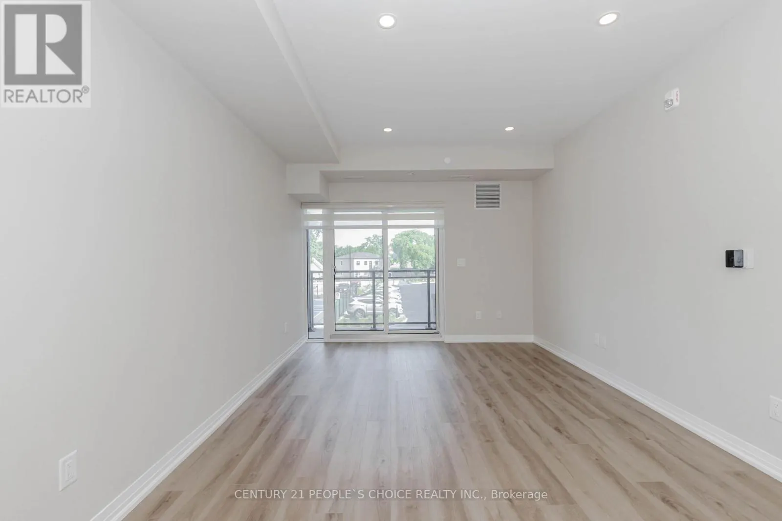 206 - 50 HERRICK AVENUE